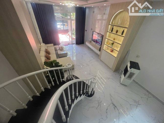 💰 NHÀ 4 TẦNG ĐA MẶN 6 – 100M² – 12.2 TỶ – DÒNG TIỀN KHỦNG 145TR/THÁNG 🏠