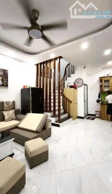 Nhà riêng gần Nguyễn Đức Cảnh 34m2, ở ngay, sổ nở hậu nhẹ- Hơn 6 tỷ