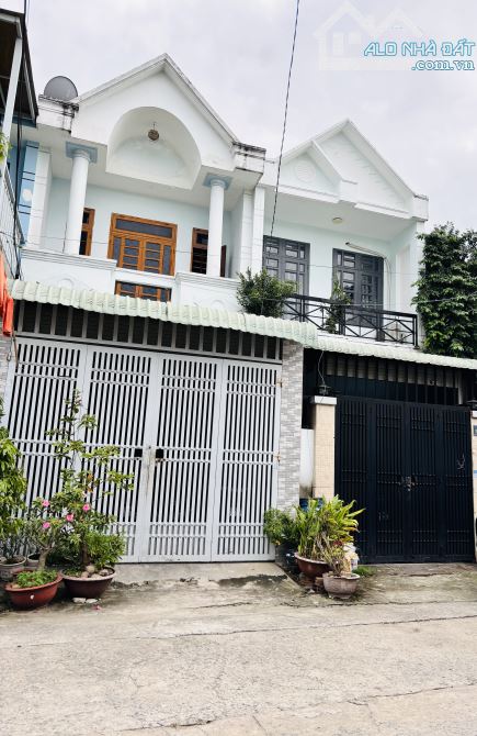 Bán Nhà Dĩ An, 67m2 x 2tầng, Ngõ rộng xe tải thông, SHR, Hơn 4 Tỷ