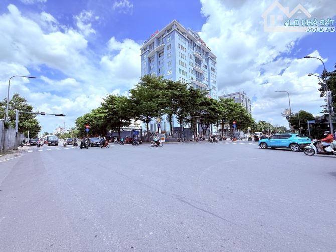 BÁN NHÀ GẦN THÀNH THÁI-Q10 -60M2- 4 TẦNG- 8 PHÒNG-DT 25TR/THÁNG