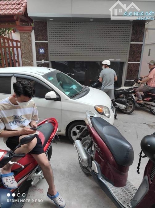 Bán nhà Vũ Tông Phan, ô tô qua nhà, 6 tầng thang máy, 10 phòng khép kín