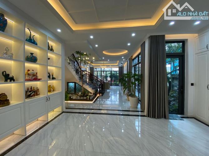 Bán nhà ngõ 214 Nguyễn Xiển vỉa hè kinh doanh dt65m 6 tầng mt5m giá 20.3 tỷ.siêu hiếm