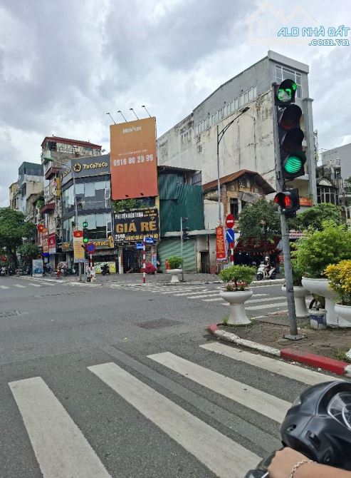 MP Bạch Mai ngã tư Lê Thanh Nghị 91m² 3 tầng MT6m giá chỉ 41.8tỷ sổ đỏ vuông vỉa hè 10m