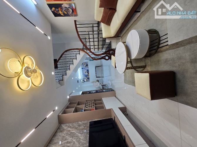 Nhà phố hoàng hoa thám 45m2 full nội thất