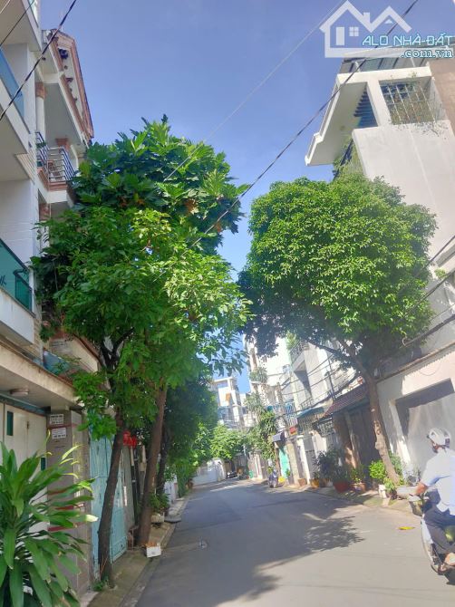 Bán nhà HXH 8m khu chợ Căn cứ k26 Lê Thị Hồng p17 Gò Vấp 3.85x15m 3 lầu giá 9 tỷ
