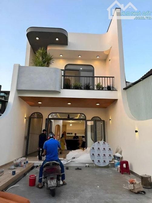 CẦN BÁN GẤP CĂN NHÀ 1 TRỆT 1 LẦU - CUỐI ĐƯỜNG ĐỒNG KHỞI