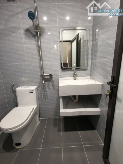 BÁN GẤP NHÀ GIÁP NHỊ HOÀNG MAI 40m2, 4 TẦNG MẶT TIỀN 7,2m GIÁ 7.39 TỶ