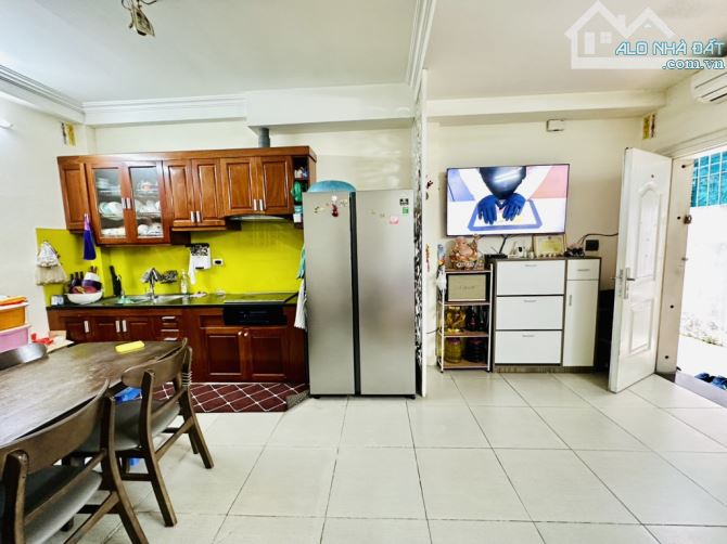 Bán nhà riêng ngõ 402 Mỹ Đình, dân xây, 35,2m, 5 tầng, 3 ngủ rộng, giá chào nhỉnh 6 tỷ xíu