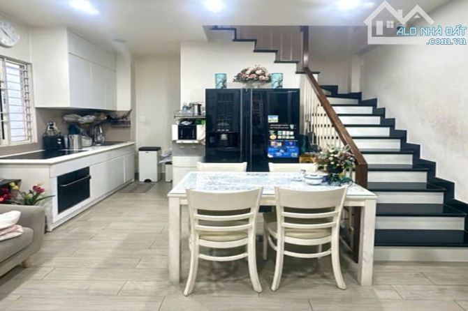Bán nhà hẻm 3m, Nguyễn Đình Khơi, Tân Bình, 24 m² (4m x 6m), 2 phòng - Giá 5.3 tỷ TL
