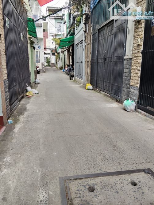 Hẻm xe hơi thông Bùi Đình Tuý, Bình Thạnh, 3x11m, 2 phòng ngủ, chủ lâu năm