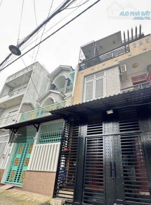 Nhà 3 tầng, 50m2, ngang 5m, 4PN, đường số 8, Linh Xuân, giá 4.9 tỷ