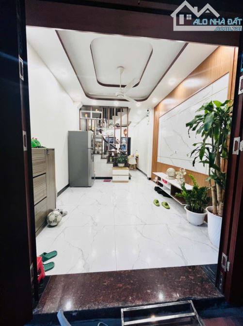 Nhà đẹp Đại Tự, Hoài Đức 30m, 4 tầng , sau nhà có 10m2 đất lưu không trồng cây