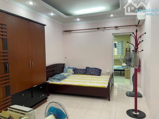 CẦN BÁN CĂN HỘ TẬP THỂ PHẠM VĂN ĐỒNG - 3 NGỦ - 120M2