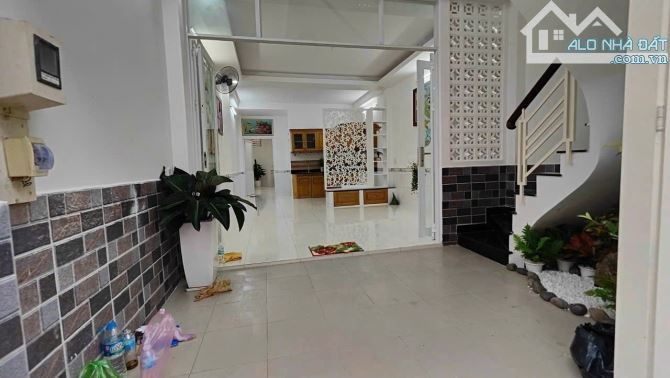 Bán nhà đẹp 2 tầng ,ngang 4.2mx16.5m.Tân Thuận Tây ,Quận 7.Giá 5.5 tỷ.