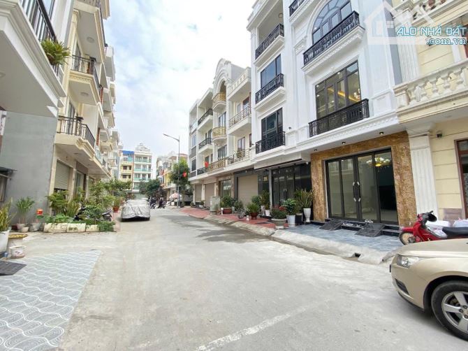Bán nhà 5 tầng siêu đẹp có thang máy trong khu TĐC Xi Măng, Sở Dầu – Giá 5.9 tỷ