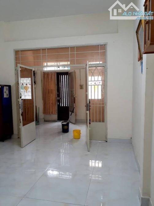 Cho thuê nhà Đường Tân Hương Gần Chợ Tân Hương DT 4x8 nhà cấp 4