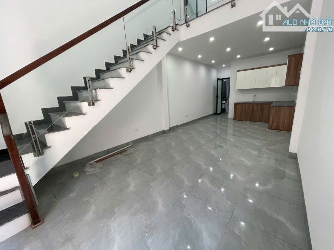 Nhà nhỏ xinh xắn vuông vắn còn thơm mùi Sơn tại gần bến ngự Trường Thi, TP Thanh Hóa