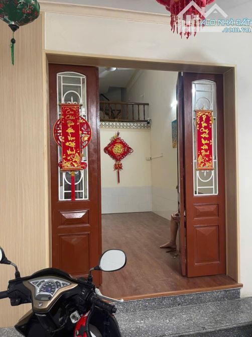 Cho thuê nhà ngõ 100 Kim Ngưu, 50m2 x 2.5 tầng, 9.5 Triệu VP.cty, ở gia đình