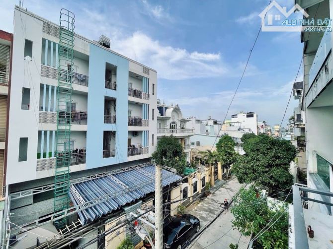 Nhà đẹp 4 tầng hẻm xe hơi gần ngã tư Bốn Xã - Bình Tân, giá cực tốt!