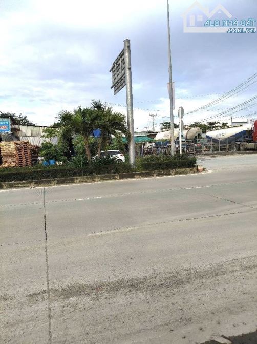 Lô Đất Mặt tiền thổ cư đường 20m NGUYỄN THỊ TƯ, Quận 9, Diện tích 1.510m2 (20 x 75).