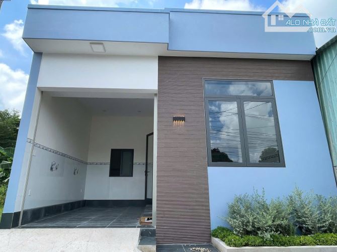 Nhà Bán mặt tiền đường cách Tỉnh Lộ 8 200m Khu Dân Cư 7x13 full Thổ xây dựng Nhà mới 100%
