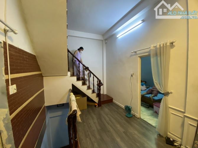 Bán nhà Trần Khắc Chân, Q.1 – 3.8x9m, trệt 2 lầu, giá chỉ 6.5 tỷ
