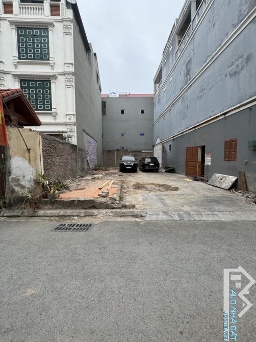 Bán mảnh đất cực đẹp phố Đức Giang, Long Biên 75m2, mặt tiền 4m,🚗 tránh,giá đầu tư 12 tỷ