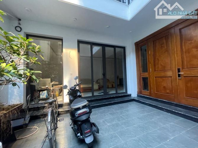Bán nhà Nguyễn Thái Học, DT 88m x 6 tầng thang máy, mặt tiền 5.5m, 30 tỷ