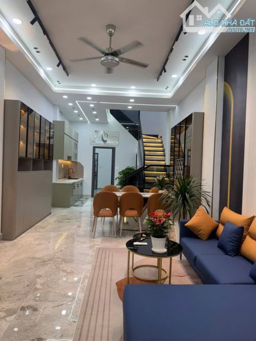 SIÊU PHẨM NHÀ ĐẸP 2 TẦNG ĐÚC THẬT SÁT PHẠM ĐĂNG GIẢNG- 72M2(4x18- HẺM XE HƠI. CHỈ 6 TỶ XÍU