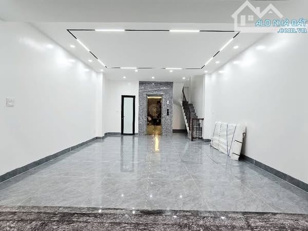NHÀ MỚI 6 TẦNG – GARA Ô TÔ – THANG MÁY – TRUNG TÂM THẠCH BÀN – Ở/CHO THUÊ/ĐẦU TƯ GIỮ TIỀN
