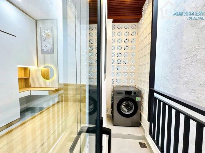BÁN NHÀ MỚI – TRUNG TÂM QUẬN 1 – Ngay ngã tư Trần Đình Xu  Trần Hưng Đạo –  4.65 TỶ