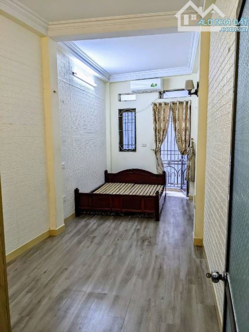 BÁN NHÀ THÁI THỊNH - 31M2 - 4 TẦNG - 3 GÁC VÀO TỚI CỬA - GIÁ CHỈ 6.X TỶ