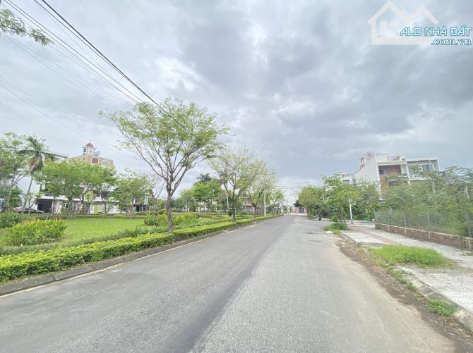 ĐẤT ĐƯỜNG ĐẬU QUANG LĨNH_ VỊ TRÍ ĐỐI DIỆN CÔNG VIÊN_ DT 100m2_ GIÁ 6 tỷ 7 TL