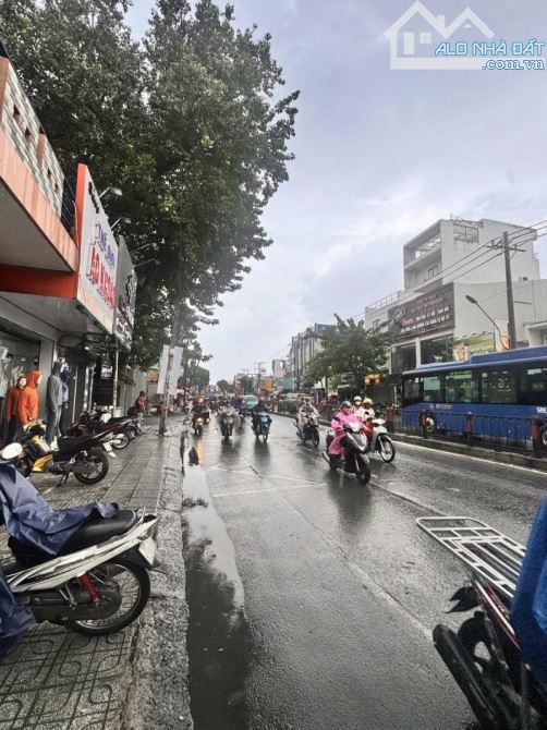 Bán Nhà Mặt tiền Quang Trung - gần Hạnh Thông Tây, Coop Mart, 3,5x20m, 2 Tầng, 11,9 tỷ