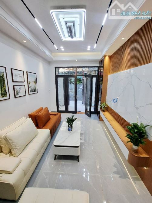 Siêu phẩm Kim Giang-Đại Kim, nhà mới 45m đẹp kính koong. Gần ô tô tránh,trường,chợ,bãi xe.