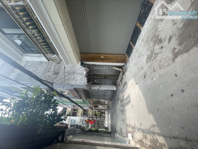 Bán nhà phân lô ô tô tránh Lạc Long Quân CG 7 tầng thang máy nhà đẹp chỉ 18 tỷ