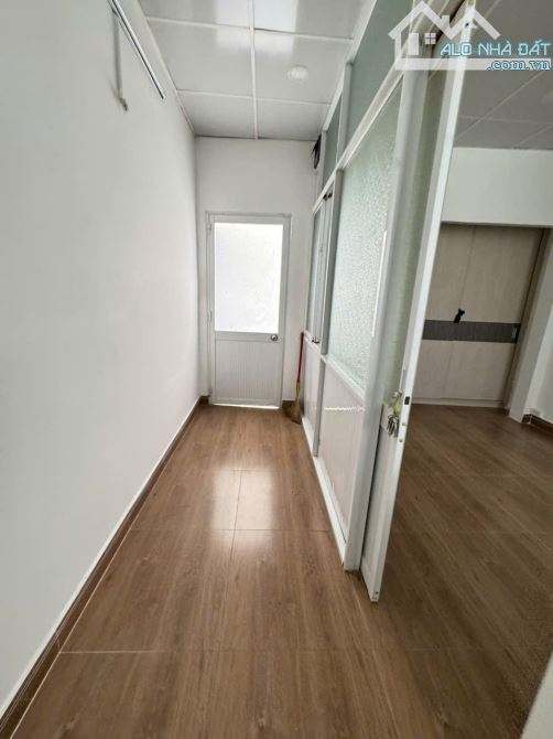 BÁN NHÀ VÀO Ở NGAY CMT8 - QUẬN 3 - 34m2 - 2 TẦNG - CHỈ 3.9 Tỷ - 2 TẦNG 2 PN. - Hẻm Ba Gác
