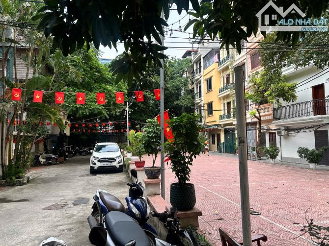 TẬP THỂ TRUNG TÂM ĐỐNG ĐA-86M-LÔ GÓC- 3PHÒNG NGỦ-TẦNG 2-CỨU HOẢ ĐỔ CỬA-5TỶ 6