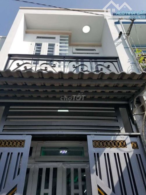 Bán nhanh căn nhà 1 lầu, 2pn, 2 toilet, SHR, Tỉnh Lộ 10, Tân Tạo, Quận BT