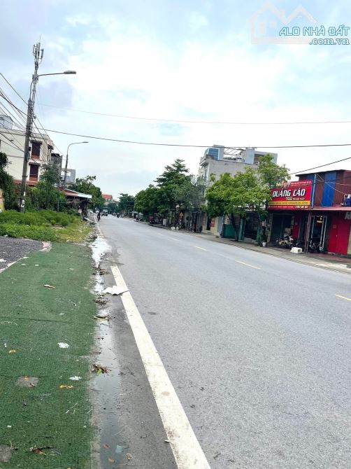 Siêu phẩm nhà 6 tầng và lô đất 1100m2 ba mặt thoáng tại Cách Hạ