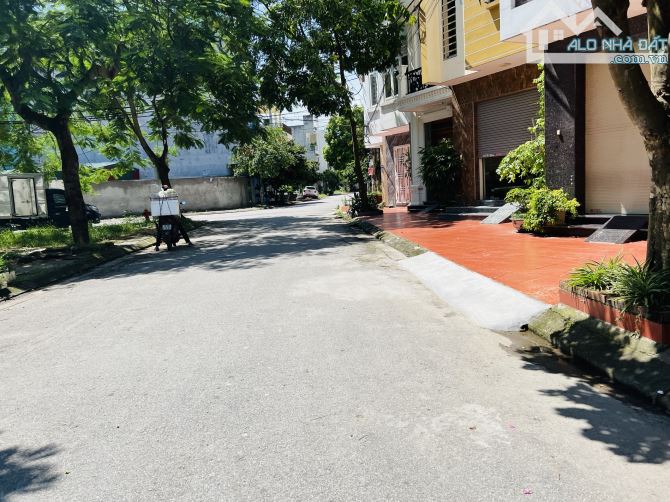 Bán lô đất  72m hướng ĐN giá tại khu TĐC Hồ Đá, Sở Dầu, giá chỉ 54tr/m