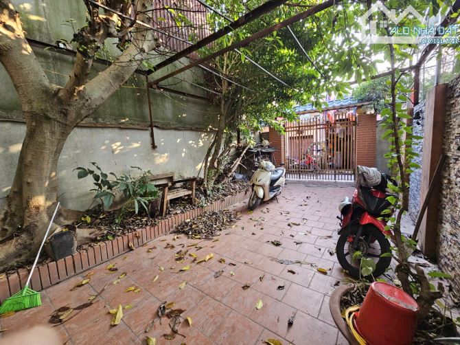 Cho thuê nhà riêng 4 tầng có sân vườn rộng – mát mẻ tại ngõ 264 Âu Cơ - 1