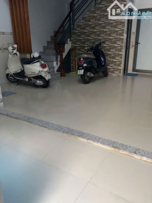 DÒNG  TIÊN THU GẦN 50 Tr/Th - HẺM 5M - CMT8, Q10 - 6 TẦNG, 11 CHDV PHÒNG KHÉP KÍN 10TỶ TL