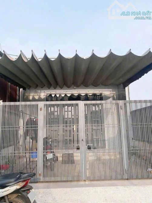 Xoay vốn bán gấp nhà ở Thới Tam Thôn - Hóc Môn . DT 97m2, giá 850triệu. SHR.