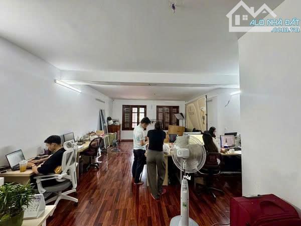 Cho thuê nhà ngõ 264 Hoàng Văn Thái dt 90mx 7 tầng, thang máy, ô tô vào nhà