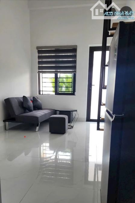 HÀNG HIẾM TOÀ CĂN HỘ 3 TẦNG KHU FPT ĐƯỜNG 7M5 DT 30TR/TH, 102M2 NGANG 6M CHỈ NHỈNH 8 TỶ