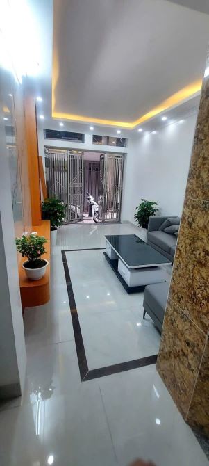 Bán nhà tại tô hiệu hà đông .ngõ rộng ,thang máy mới cứng ,nhà đẹp