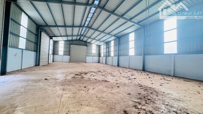 Chuyển nhượng 4000m2 showroom + kho xưởng mặt tiền ql14