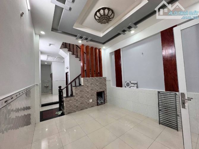 NHÀ 3 Lầu,mới keng vô ở liền,60m2,ngay Nguyễn Sơn-5tỷ