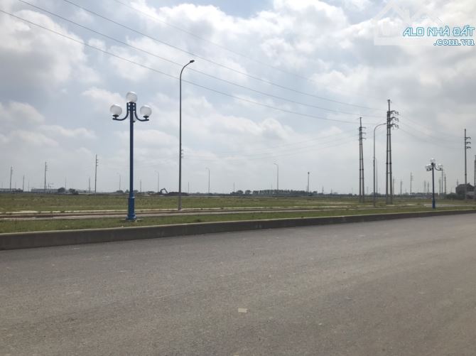 Chuyển nhượng lô đất 30.000m2 Khu công nghiệp Vsip Bắc Ninh, vị trí đẹp.
